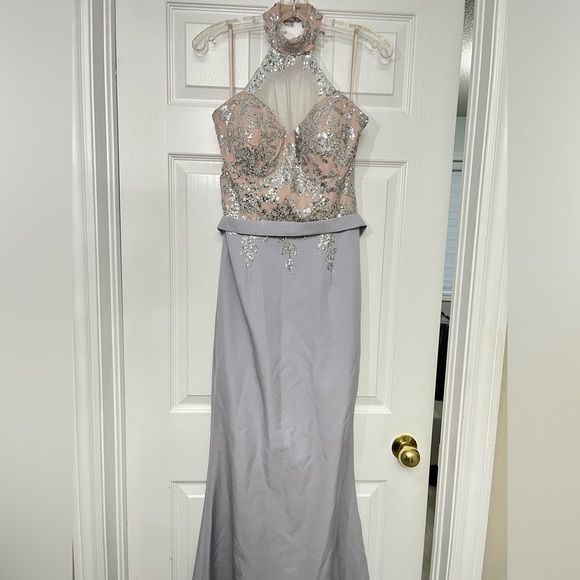 Beautiful Portia and Scarlett Gown - Picture 4 of 5